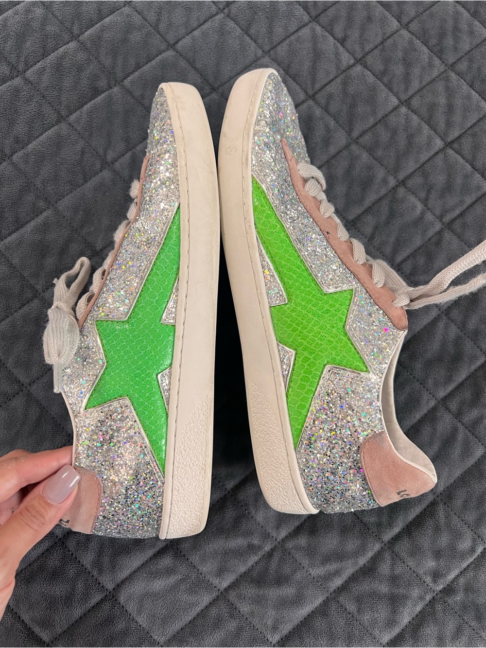 Lola Cruz Anthropologie Glitter Sneakers Women’s Size 8 8.5 39 Silver Star Shoes - Picture 8 of 10